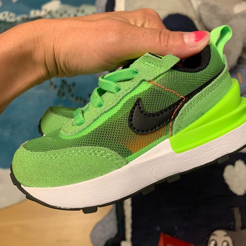Nike waffle one size 6c